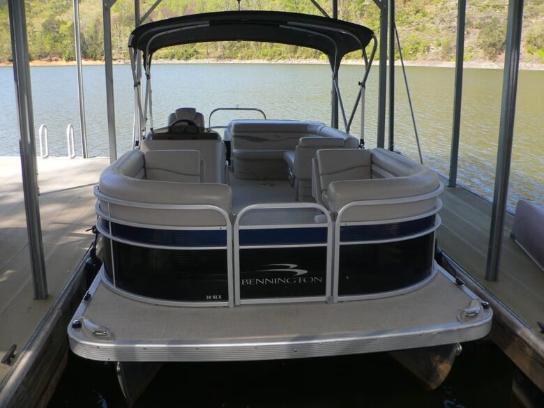 Lakefront Getaway on Fontana Lake Private with Dock Pontoon - Bryson City, North Carolina