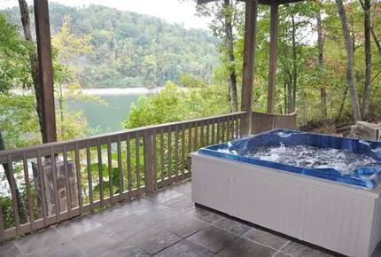 Lakefront Getaway on Fontana Lake Private with Dock Pontoon - Bryson City, North Carolina