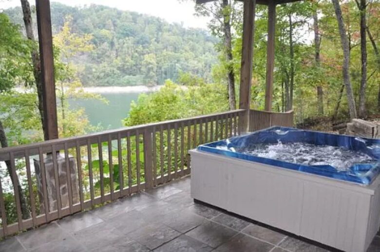 Lakefront Getaway on Fontana Lake Private with Dock Pontoon - Bryson City, North Carolina