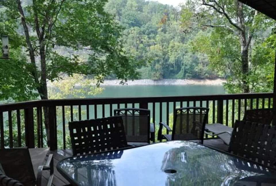 Lakefront Getaway on Fontana Lake Private with Dock Pontoon - Bryson City, North Carolina