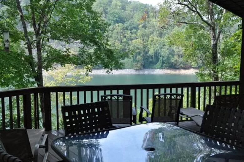 Lakefront Getaway on Fontana Lake Private with Dock Pontoon - Bryson City, North Carolina