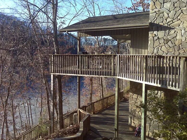 Lakefront Getaway on Fontana Lake Private with Dock Pontoon - Bryson City, North Carolina