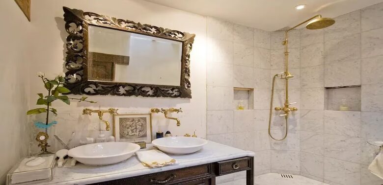 French Luxury in Ile Saint Louis - Paris, France