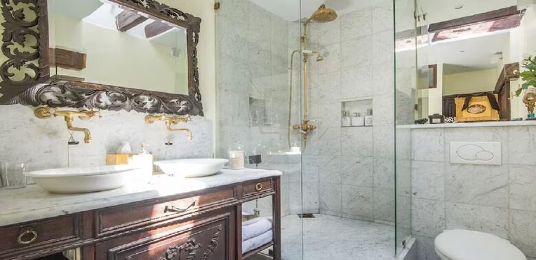 French Luxury in Ile Saint Louis - Paris, France