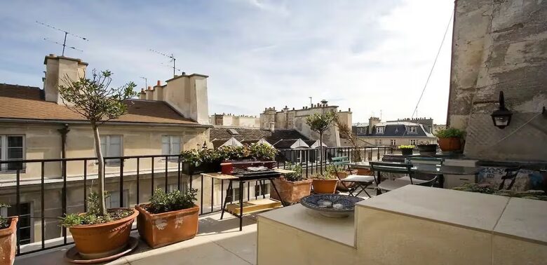 French Luxury in Ile Saint Louis - Paris, France