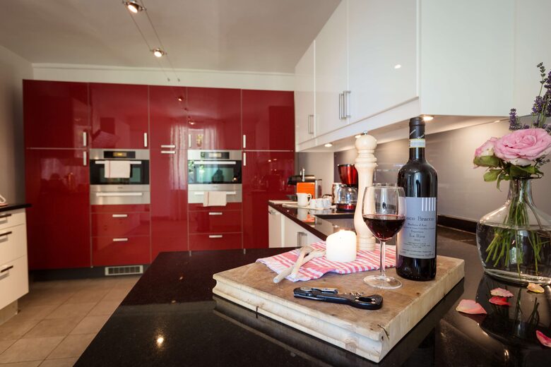 Bosco Bracco: Scenic Hilltop Vineyard Retreat in Asti - Canelli, Italy