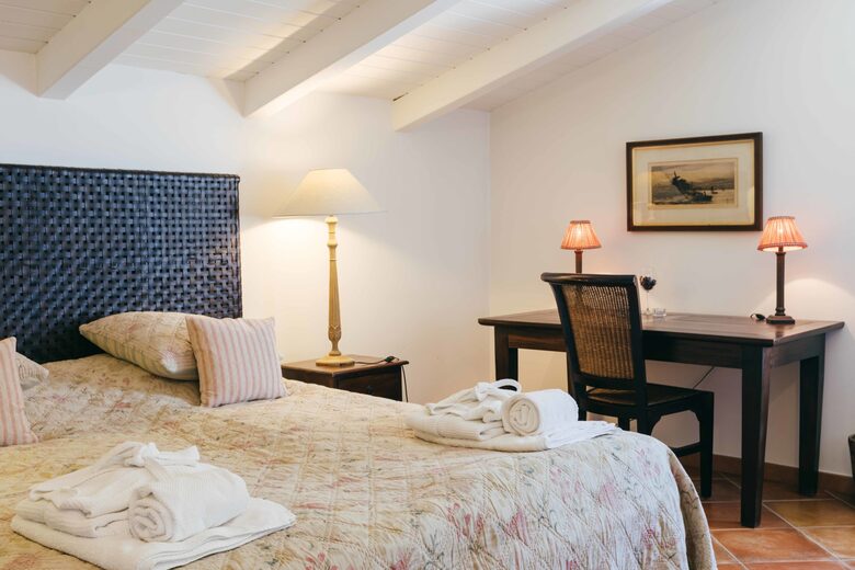 Bosco Bracco: Scenic Hilltop Vineyard Retreat in Asti - Canelli, Italy