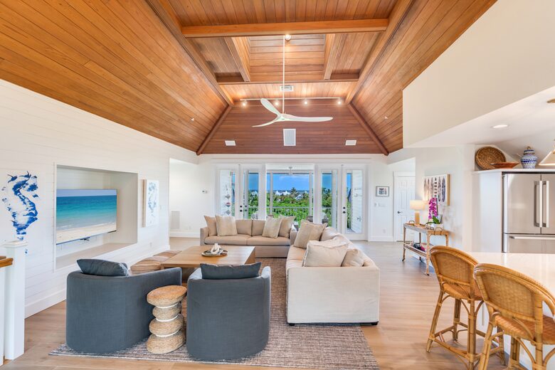 Apres Sea: Serene Island Retreat on Exclusive Useppa Island - Useppa Island, Florida