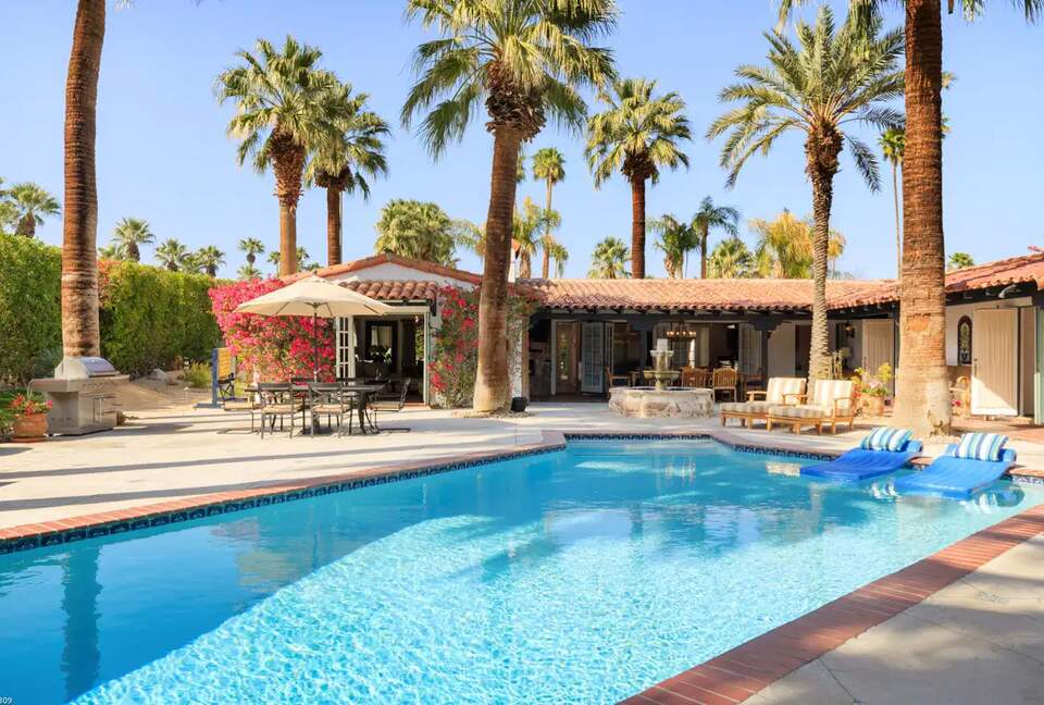 The Lucy House: Chic Palm Springs Retreat - Palm Springs, California