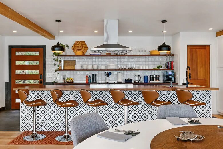 SaltWood | Zenith Waterfront Retreat - Kingston, Washington