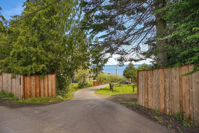 SaltWood | Zenith Waterfront Retreat - Kingston, Washington
