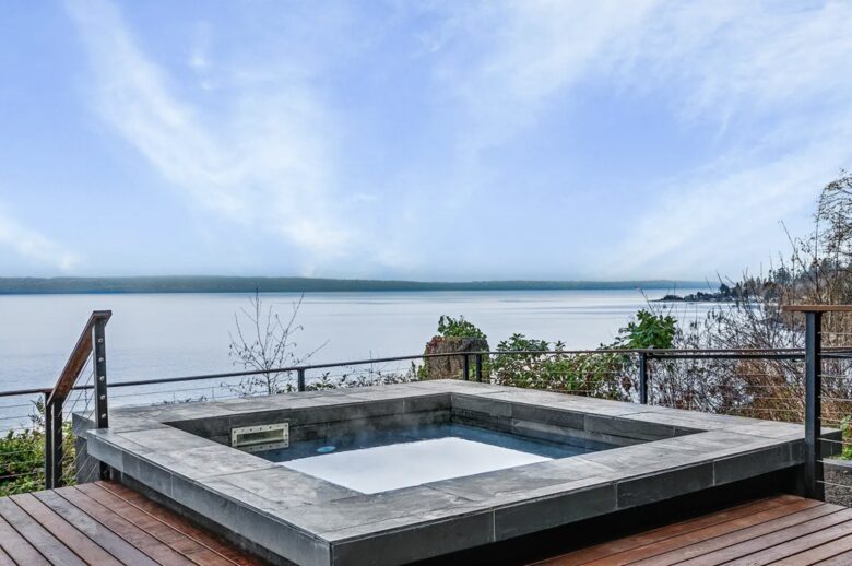 SaltWood | Zenith Waterfront Retreat - Kingston, Washington