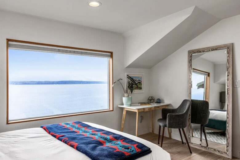 SaltWood | Zenith Waterfront Retreat - Kingston, Washington
