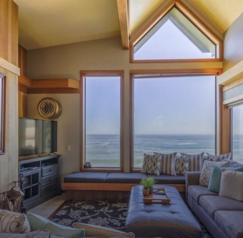 Oceanfront w/ sweeping views, decks, hot tub and dog friendly! Gualala/ Sea Ranch - Gualala, California