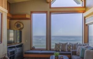 Oceanfront w/ sweeping views, decks, hot tub and dog friendly! Gualala/ Sea Ranch - Gualala, California