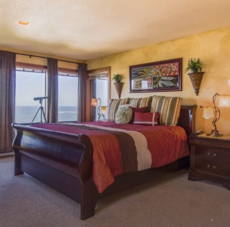 Oceanfront w/ sweeping views, decks, hot tub and dog friendly! Gualala/ Sea Ranch - Gualala, California