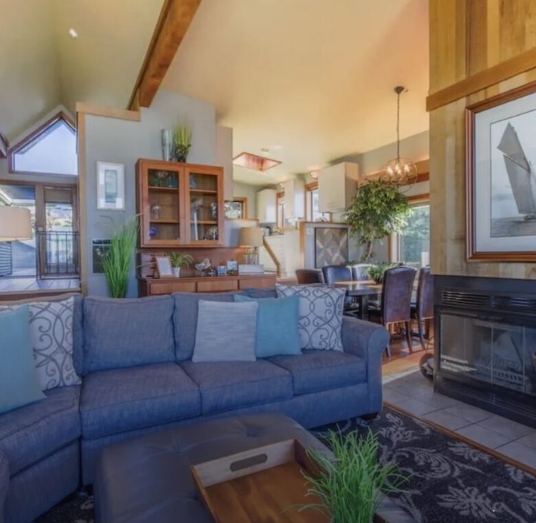 Oceanfront w/ sweeping views, decks, hot tub and dog friendly! Gualala/ Sea Ranch - Gualala, California