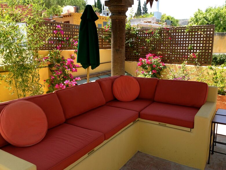 Tajado shaded sofa with views