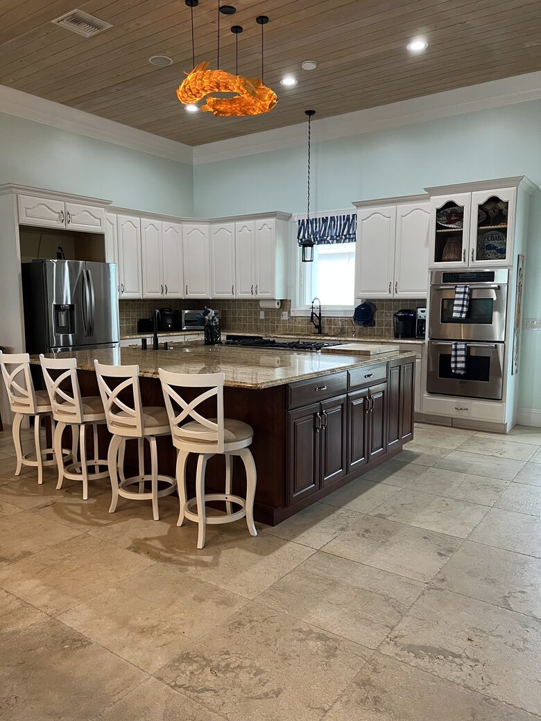 Spacious Waterfront Haven in Bahamas, Treasure Cay - Treasure cay, Bahamas