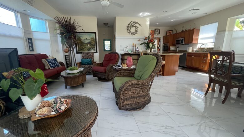 Tropical Beach House | Private & Luxurious with Beach View, Pool, Spa, and Steps to Sand! - Bradenton Beach, Florida