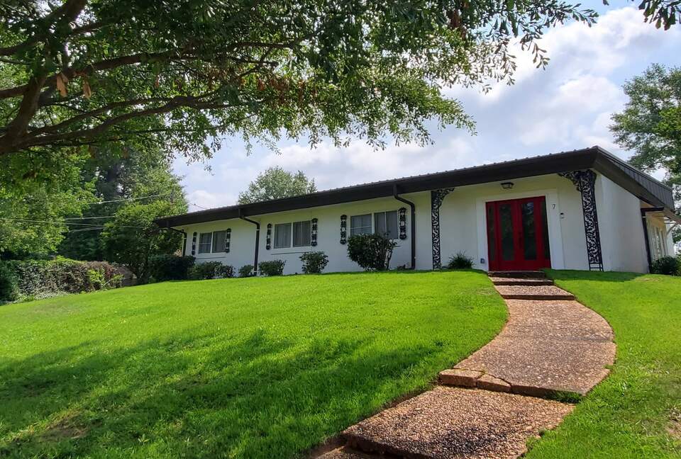 Casa de la Colina | Close to The University of Alabama - Tuscaloosa, Alabama
