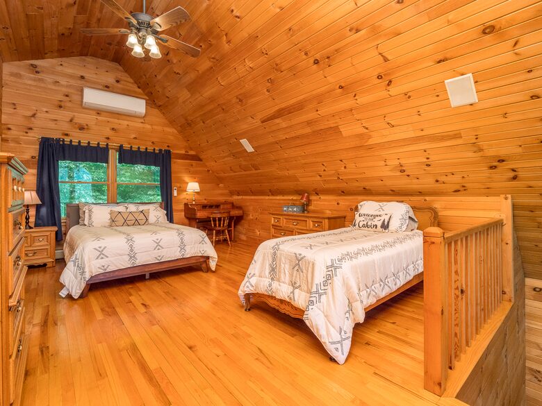 Sunday River Getaway | Minutes from the Mountain! - Newry, Maine