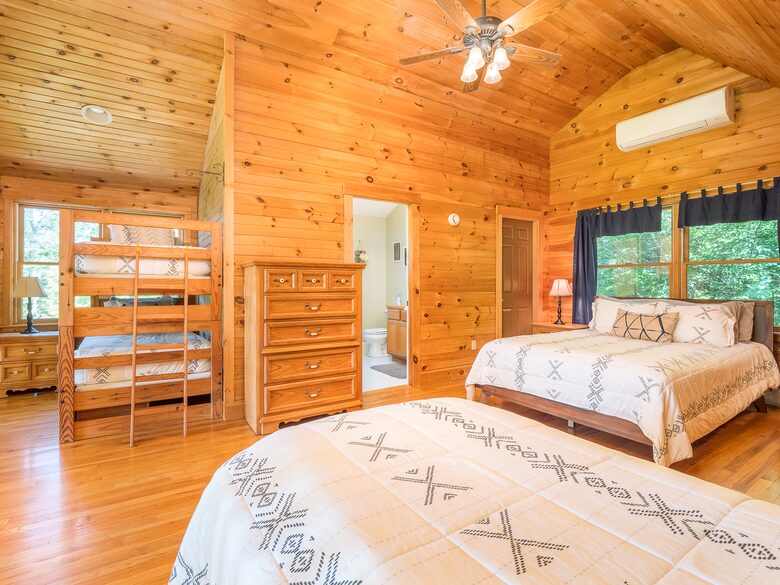 Sunday River Getaway | Minutes from the Mountain! - Newry, Maine