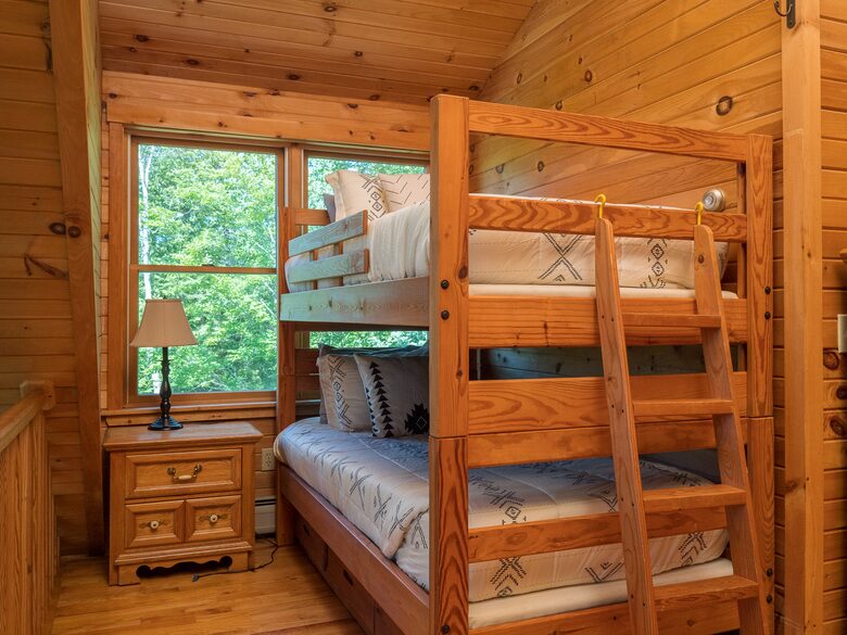 Sunday River Getaway | Minutes from the Mountain! - Newry, Maine