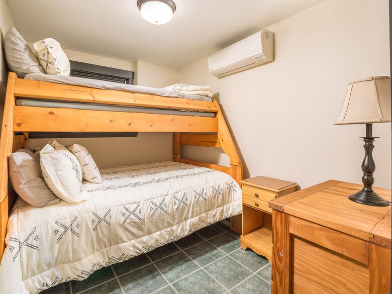 Sunday River Getaway | Minutes from the Mountain! - Newry, Maine
