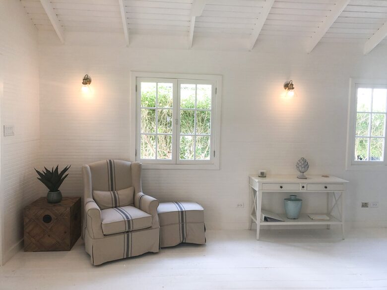 2 bed cottage living space