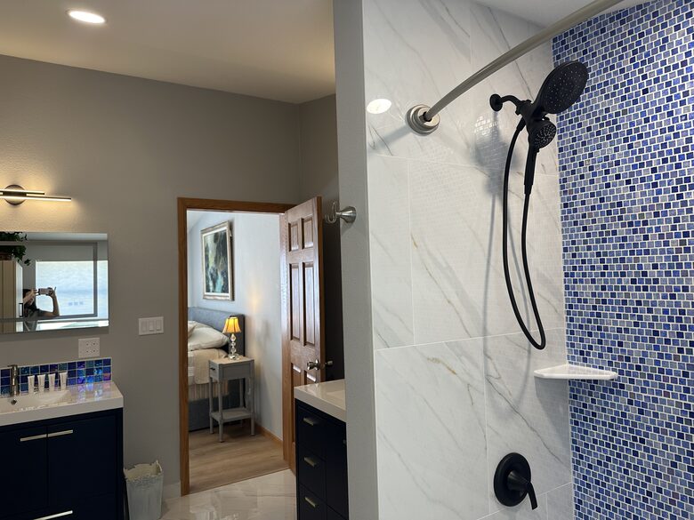 view of half of the mater bathroom