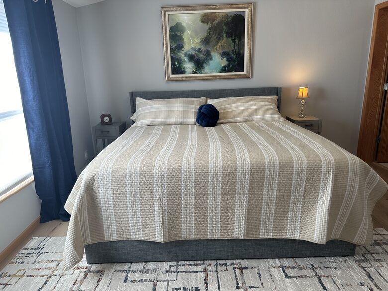 King size master bedroom