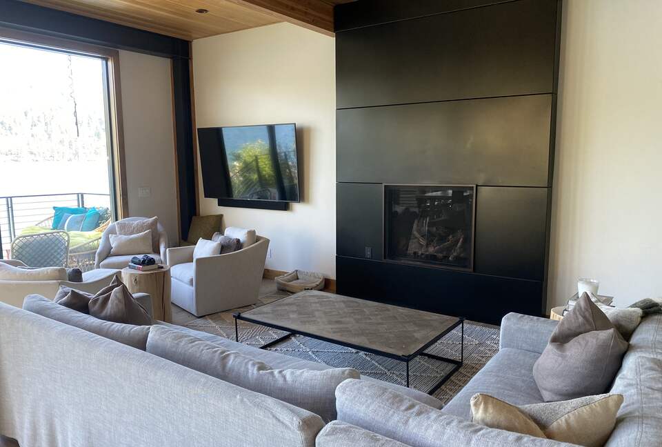 Tranquil Lakefront Retreat with Private Dock - Truckee, California