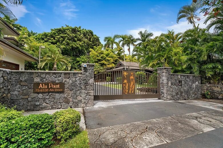 Barefoot Kona: Oceanfront Bliss at Alii Point - Kailua Kona, United States
