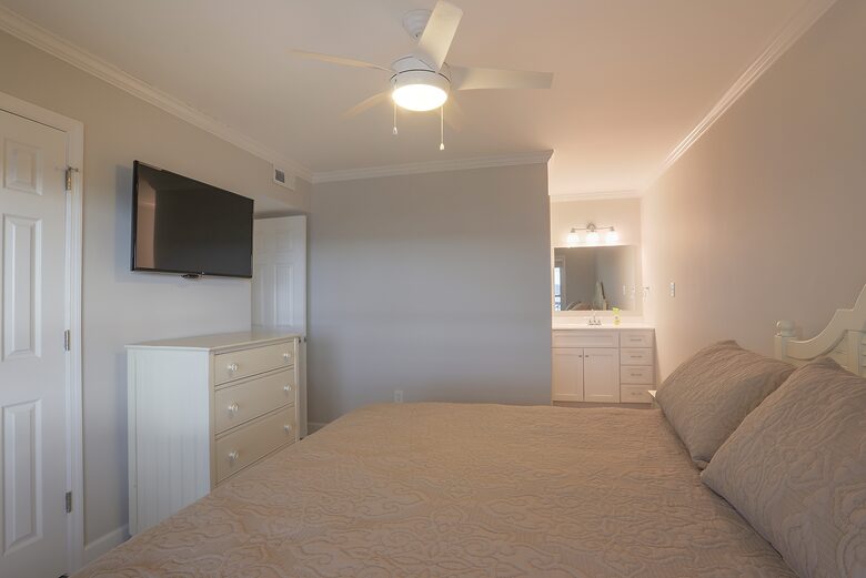 Charming Top-Floor Condo with Beach Views - North Topsail Beach, North Carolina