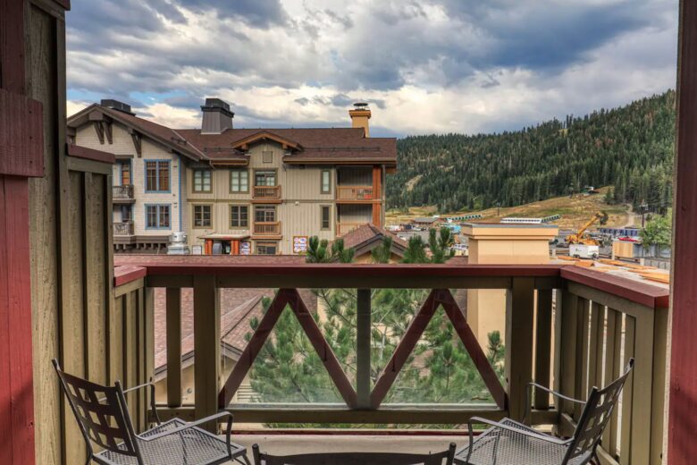 Luxury Alpine Retreat w Stunning Views & Summer/Fall Adventures at Palisades Tahoe - Olympic Valley, California