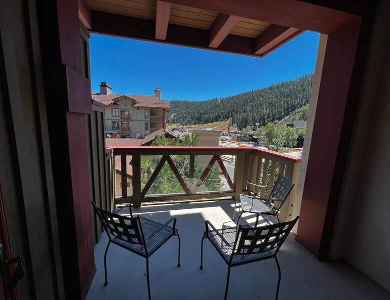 Luxury Alpine Retreat w Stunning Views & Summer/Fall Adventures at Palisades Tahoe - Olympic Valley, California