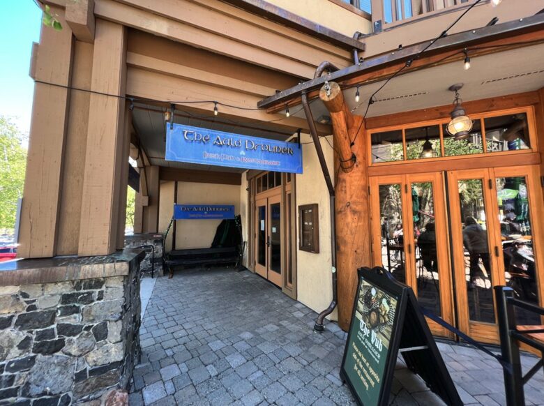 Luxury Alpine Retreat w Stunning Views & Summer/Fall Adventures at Palisades Tahoe - Olympic Valley, California