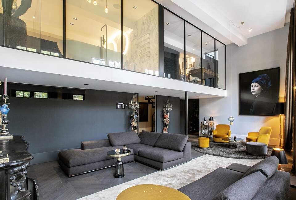 Stunning Canal House on a Quiet Canal in the Center of Town - Amsterdam, Netherlands