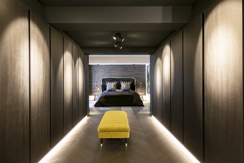 Stunning Canal House on a Quiet Canal in the Center of Town - Amsterdam, Netherlands