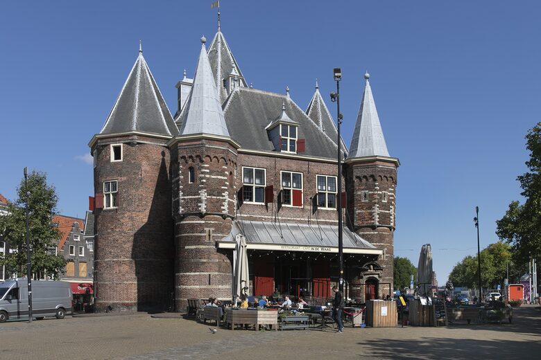 Stunning Canal House on a Quiet Canal in the Center of Town - Amsterdam, Netherlands