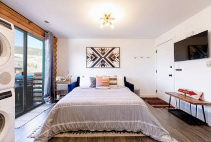 Ideallic Modern Mountain Hub - Dillon, Colorado