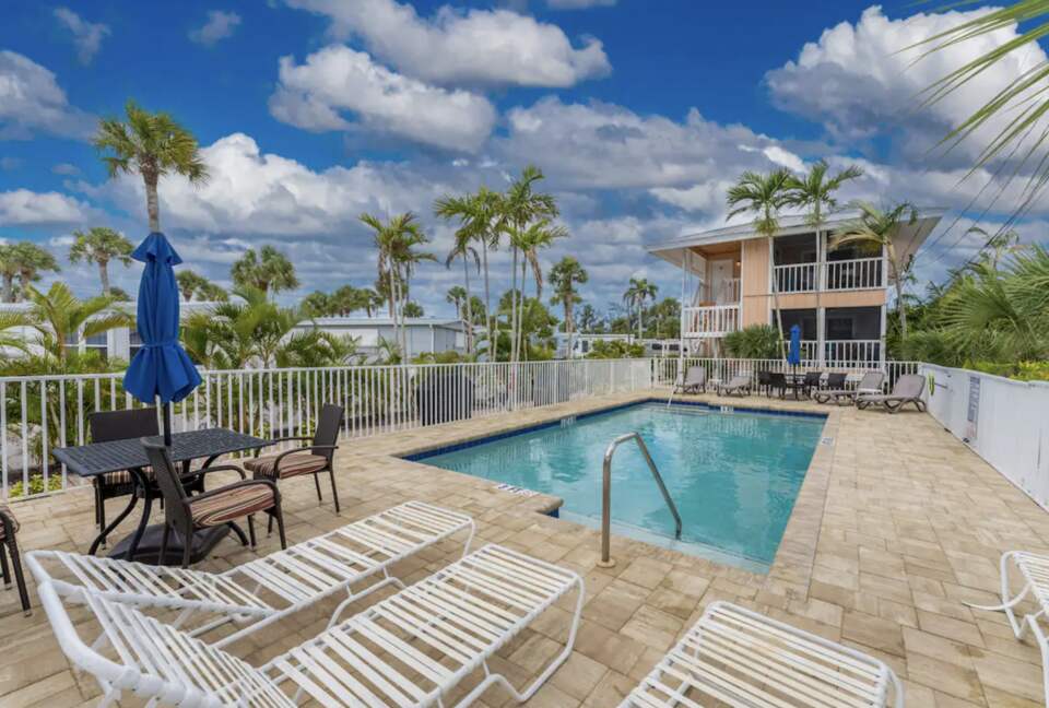 Turtle Bay 1A Island Condo on Manasota Key (Lower Unit) - Englewood, Florida