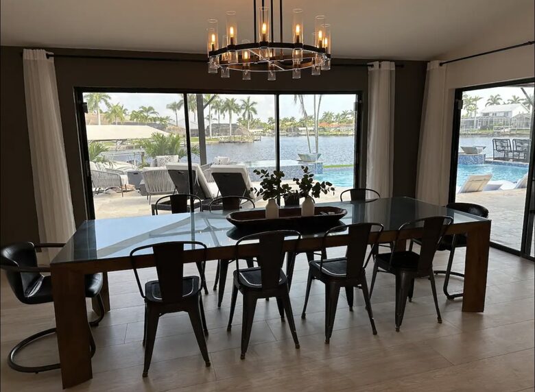 Stunning Waterfront Cape Coral House - Cape Coral, Florida