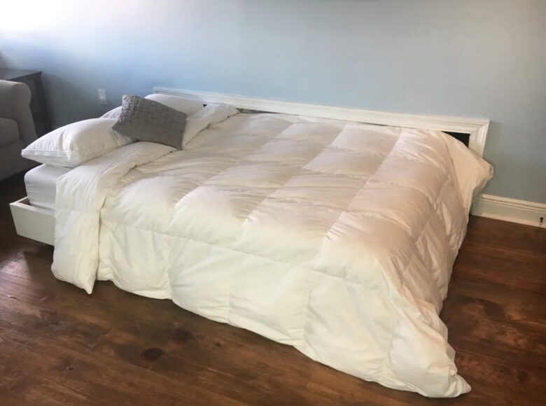 The room includes a convenient pullout bed and air condition