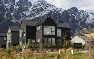 Golfers and  Skiers retreat - Queenstown, New Zealand
