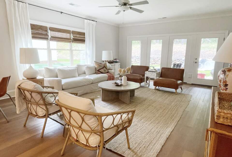 Luxury Auburn 4 Bedroom Gameday House - Auburn, Alabama