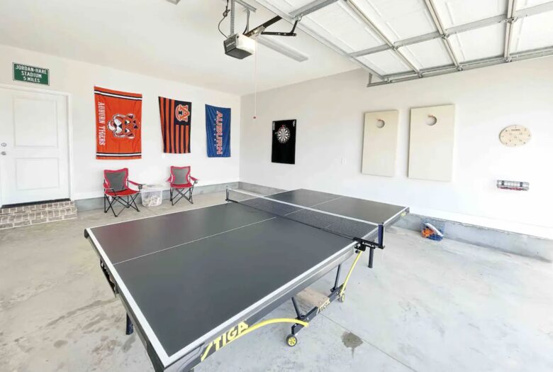 Luxury Auburn 4 Bedroom Gameday House - Auburn, Alabama