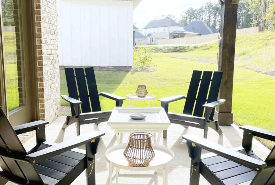 Luxury Auburn 4 Bedroom Gameday House - Auburn, Alabama