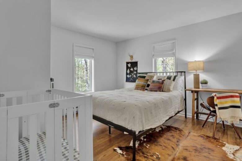 Modern Lakeside Retreat - Tobyhanna, Pennsylvania